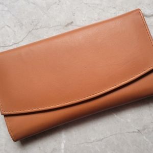 Ladies leather wallet